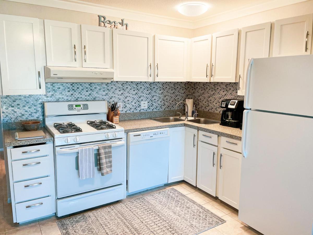 Molokai Island Retreat With Beautiful Ocean Views And Pool - Newly Remodeled! Lejlighed Ualapue Eksteriør billede